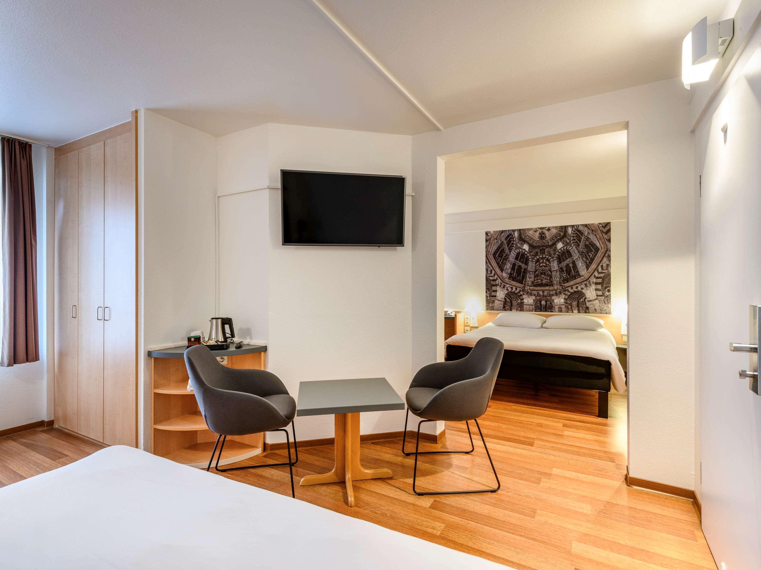 B&B Hotel Aachen-Hbf Bagian luar foto