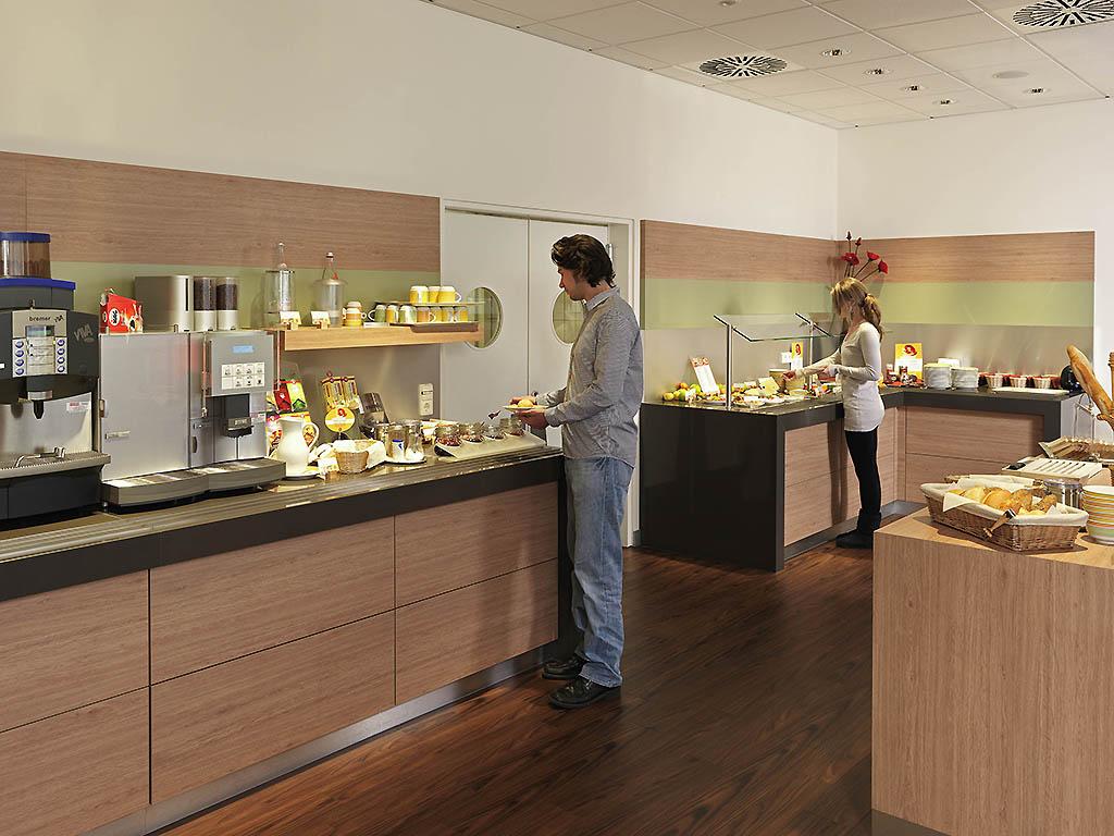B&B Hotel Aachen-Hbf Bagian luar foto
