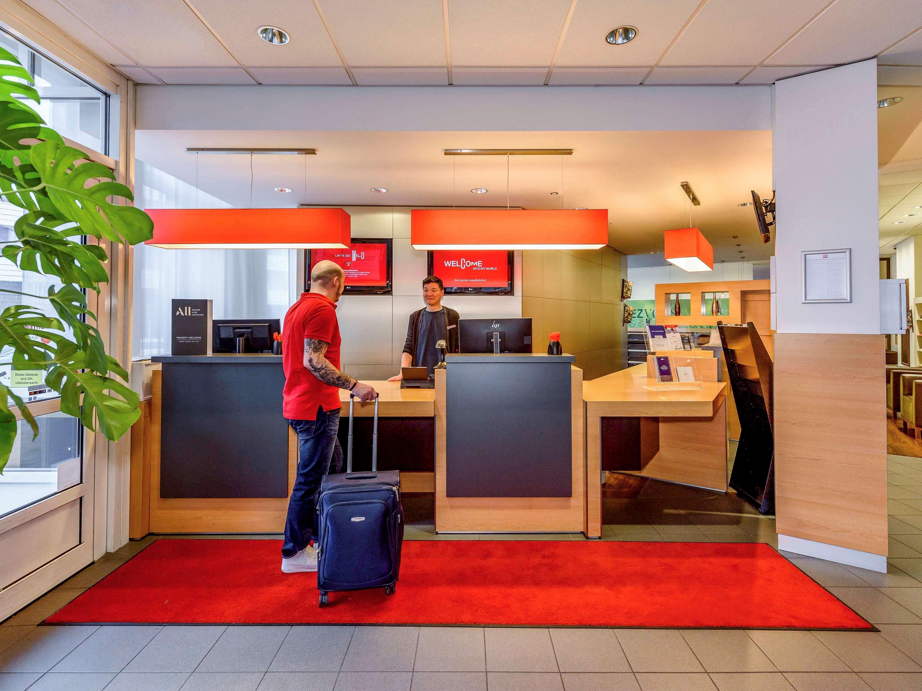 B&B Hotel Aachen-Hbf Bagian luar foto