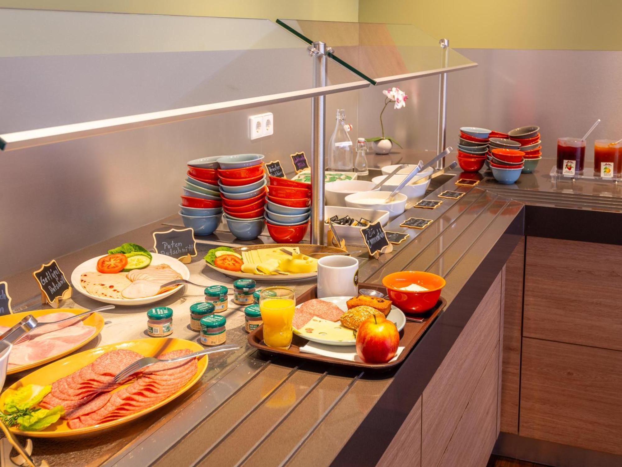 B&B Hotel Aachen-Hbf Bagian luar foto