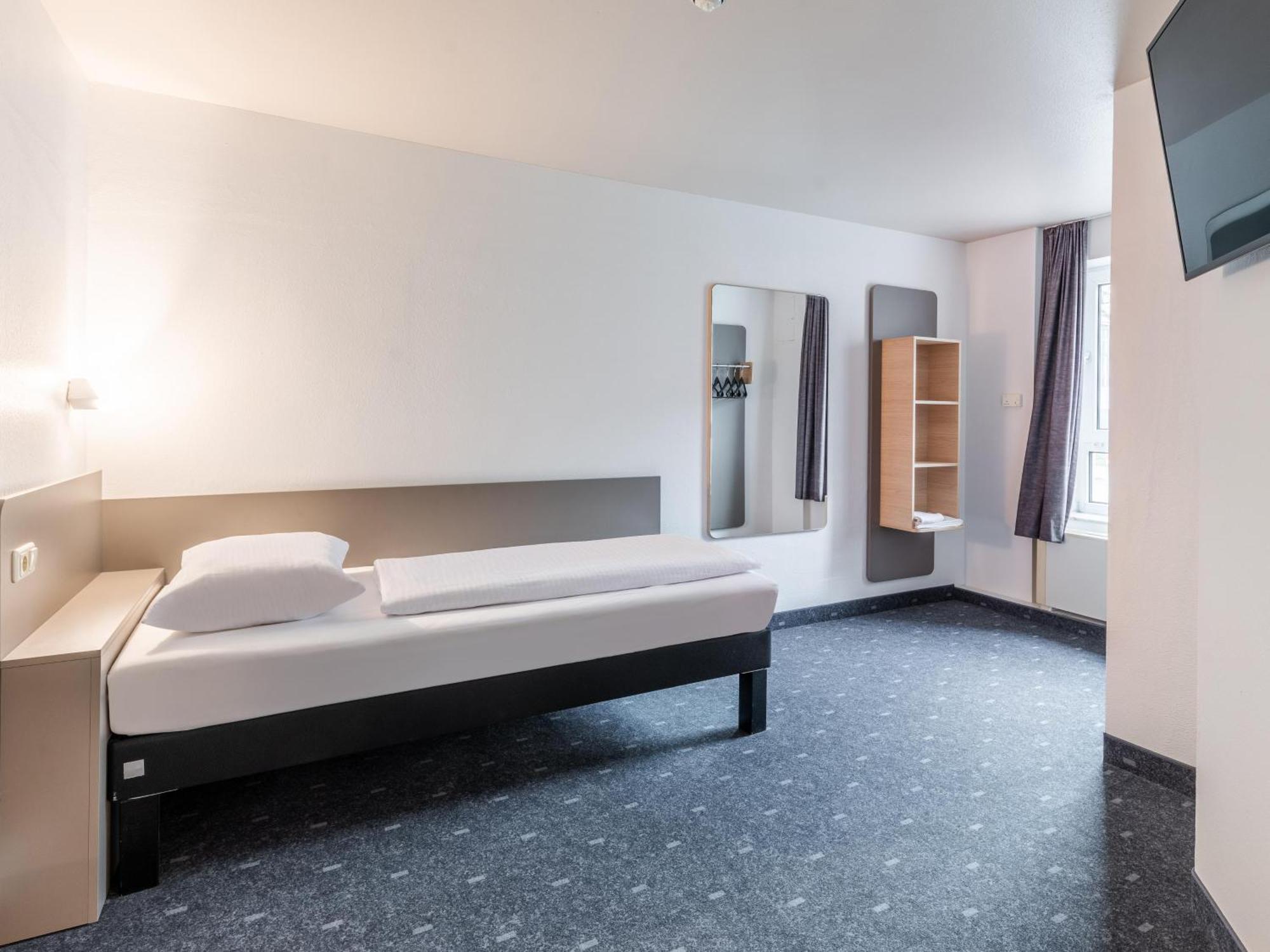 B&B Hotel Aachen-Hbf Bagian luar foto
