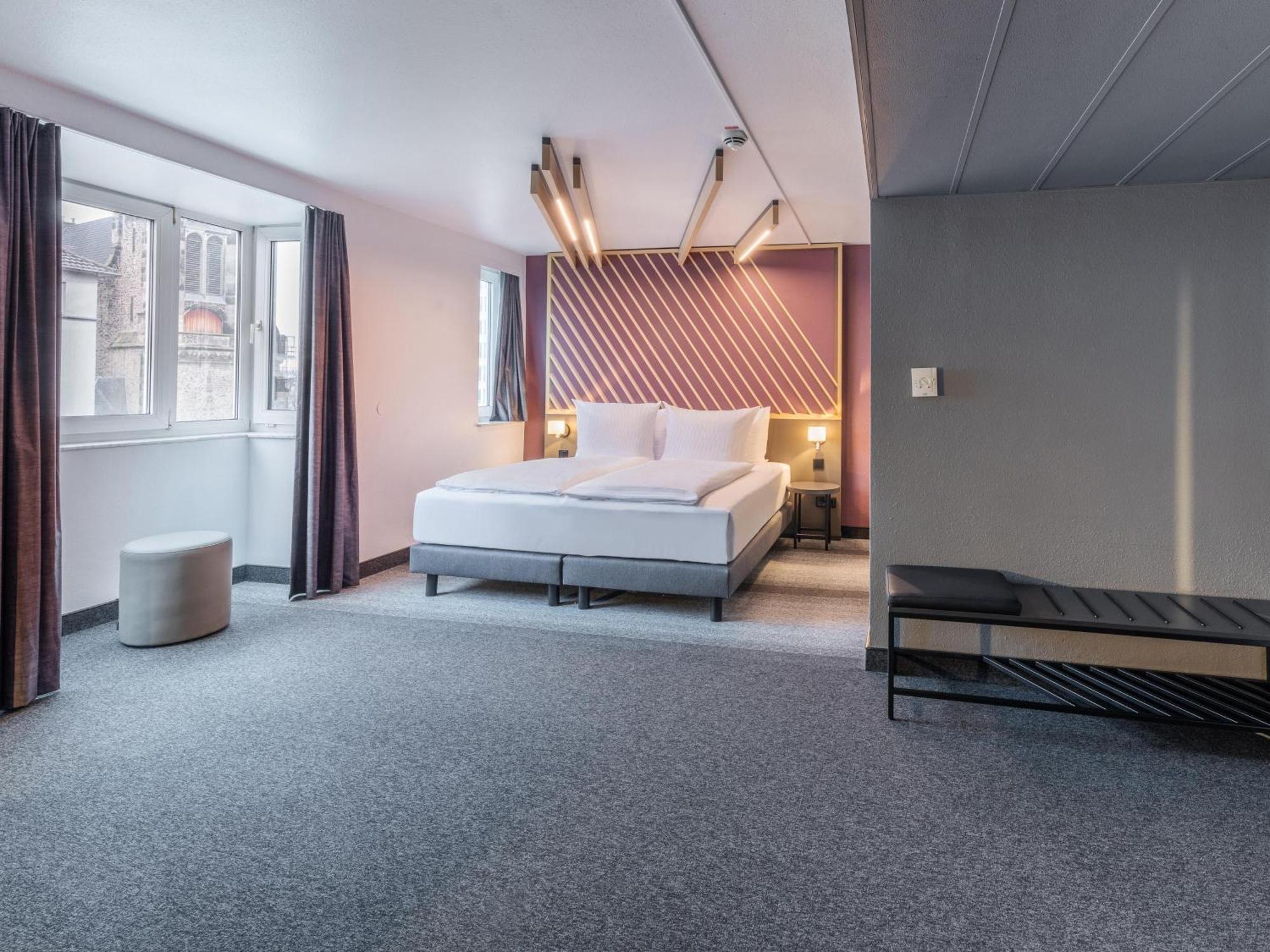 B&B Hotel Aachen-Hbf Bagian luar foto