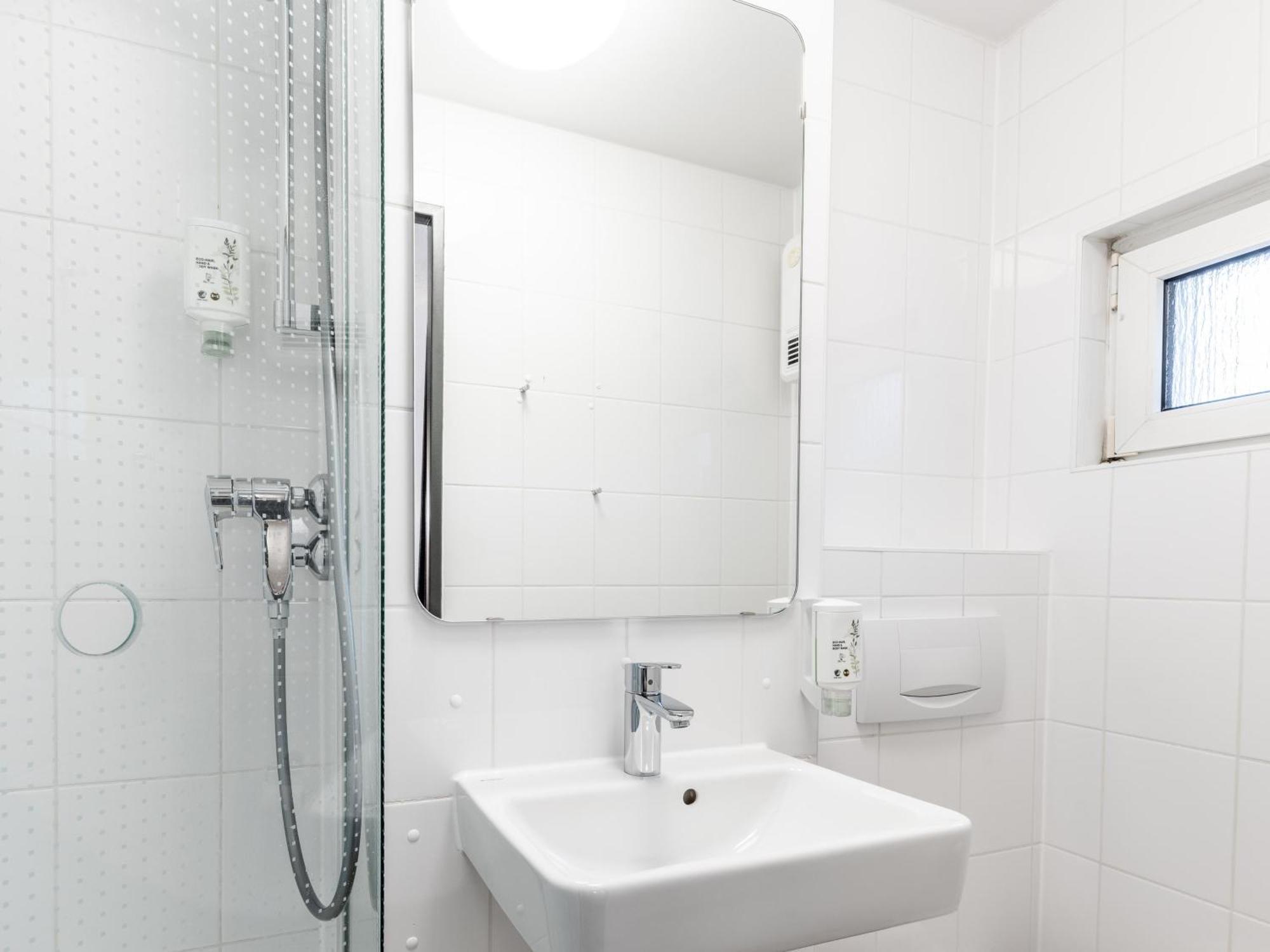 B&B Hotel Aachen-Hbf Bagian luar foto