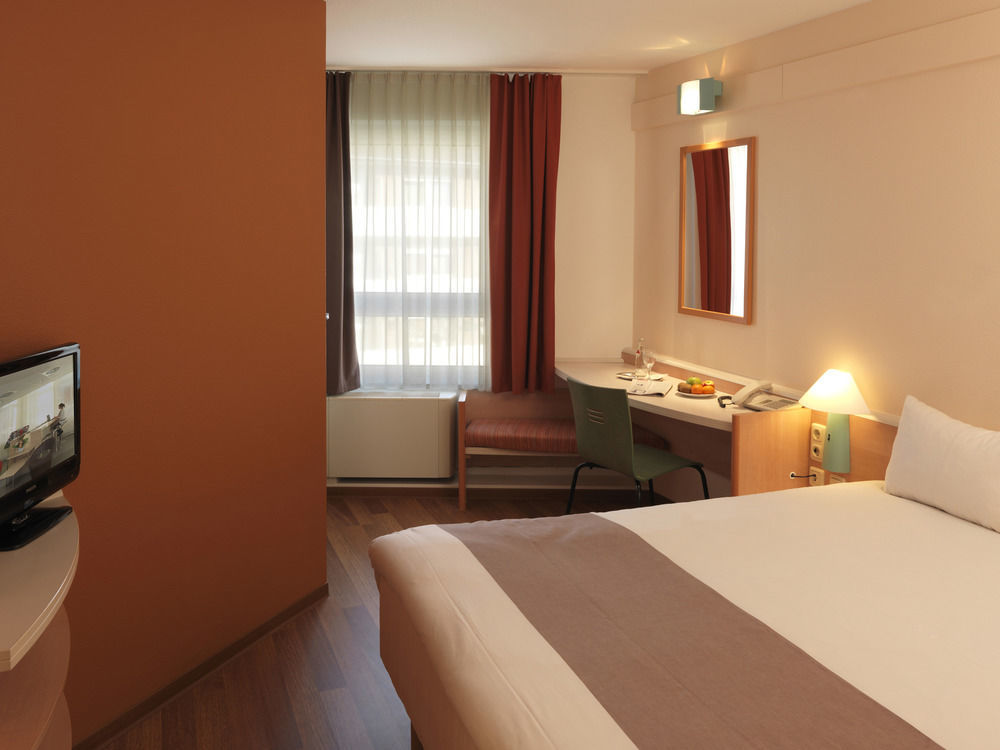B&B Hotel Aachen-Hbf Bagian luar foto