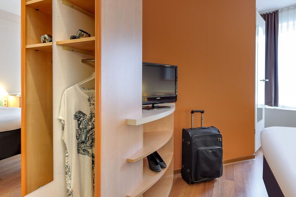 B&B Hotel Aachen-Hbf Bagian luar foto